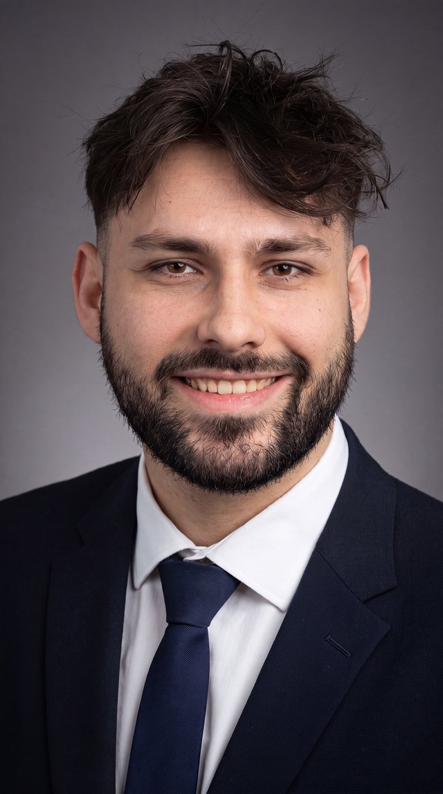 Fabian Rennich, Accounting at Ad Dealer